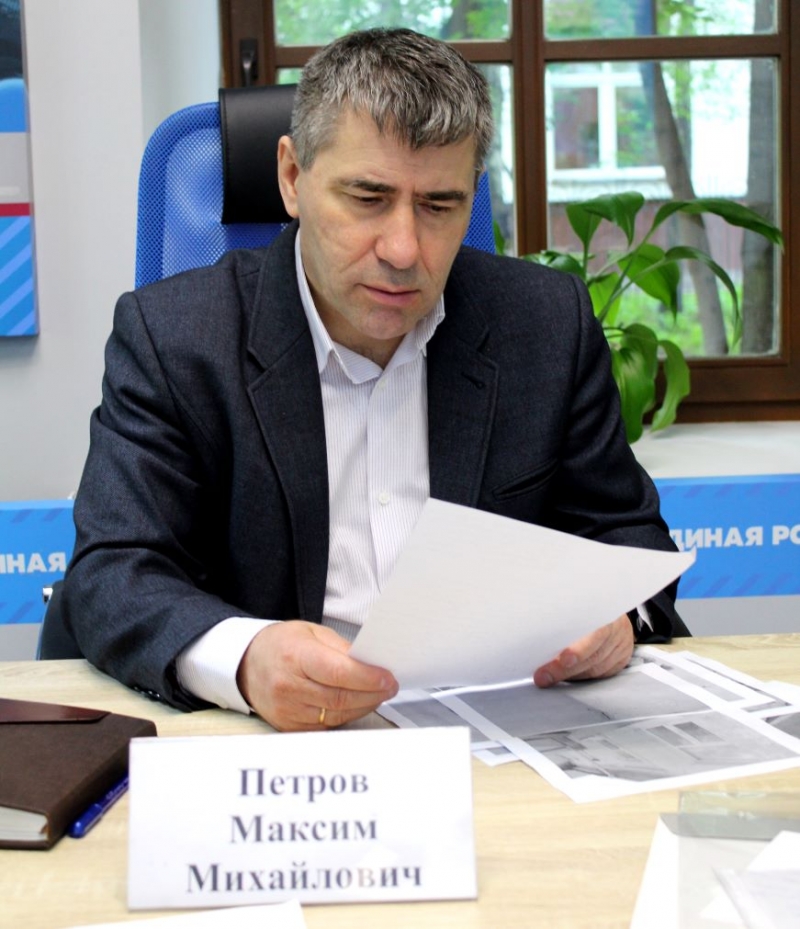 Парламентарий проводит три приёма граждан в месяц