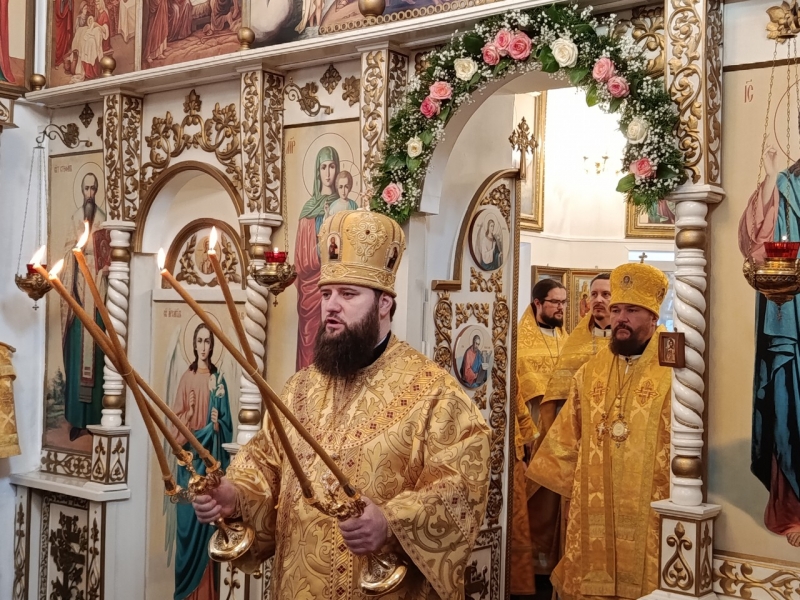 Архиерейская служба владык Игнатия и Софрония в пермском храме Андроника