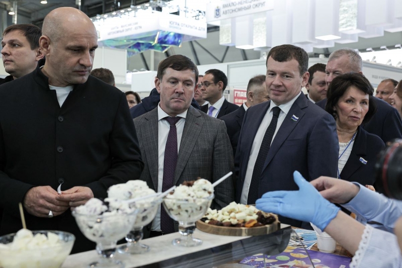 Артем Жога, Алексей Шмыков и Дмитрий Жуков продегустировали продукцию уральских фермеров