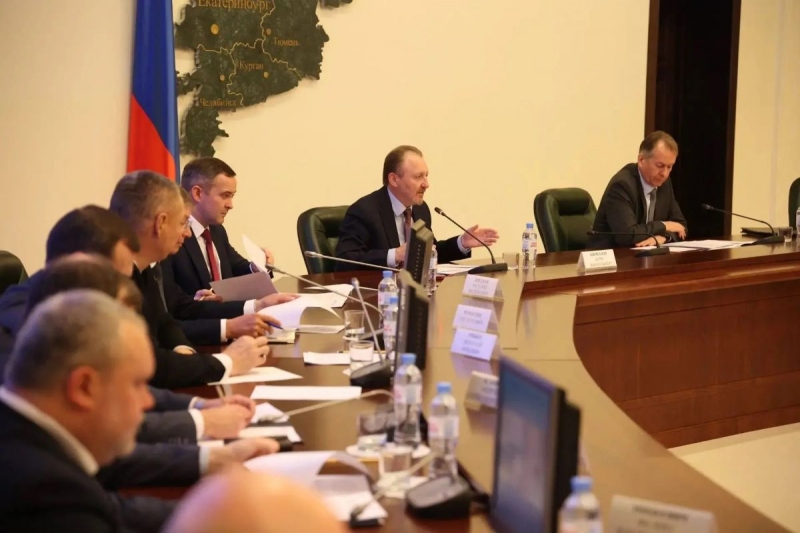 В уральском полпредстве встретились представители федеральных властей и уральских регионов
