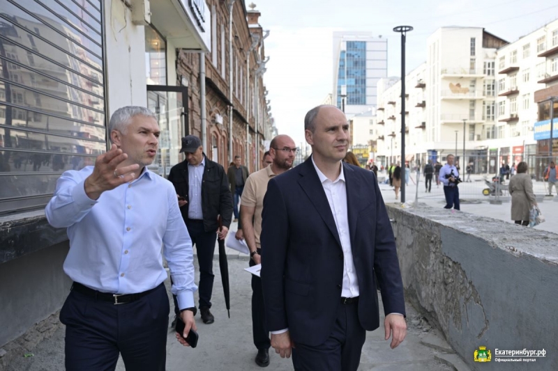 Денис Паслер намекнул, что вверяет Екатеринбург Рустаму Галямову надолго