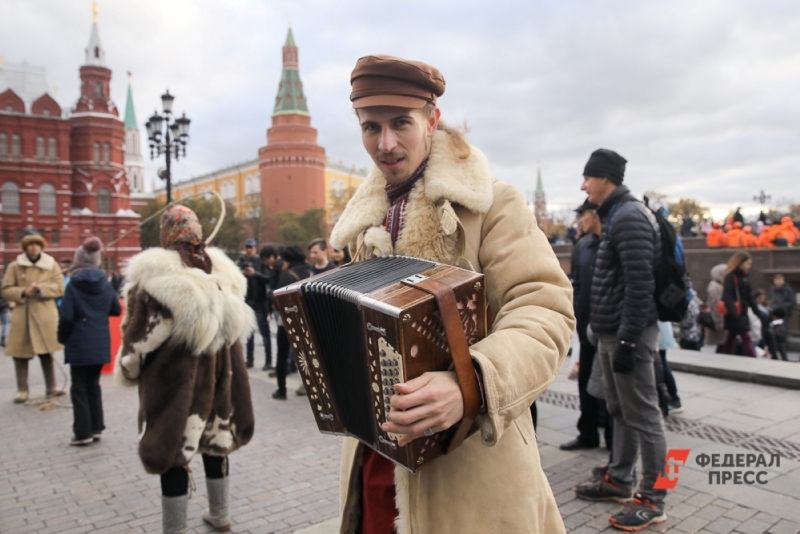 мужик с гармошкой