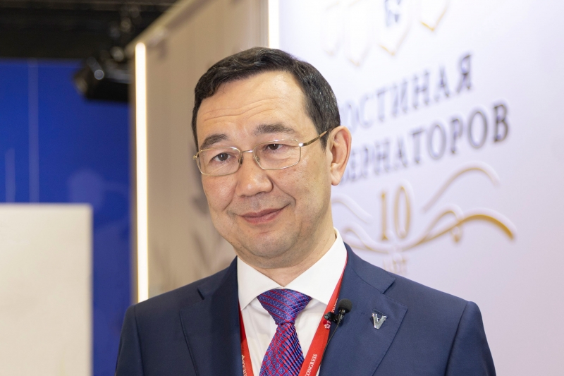 Айсен Николаев