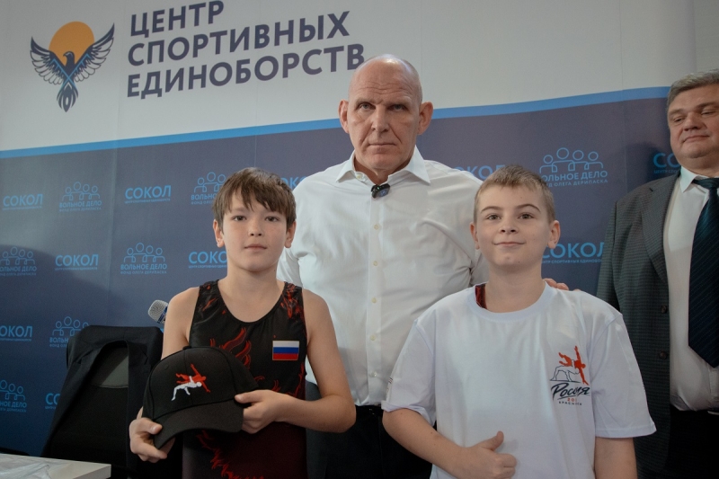 Александр Карелин