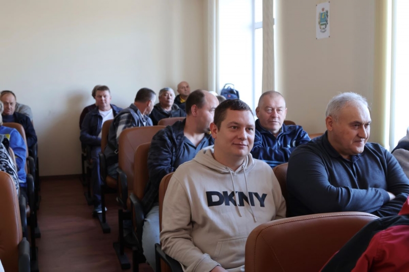Сергей Мужальских (справа) поздравил транспортников с юбилеем